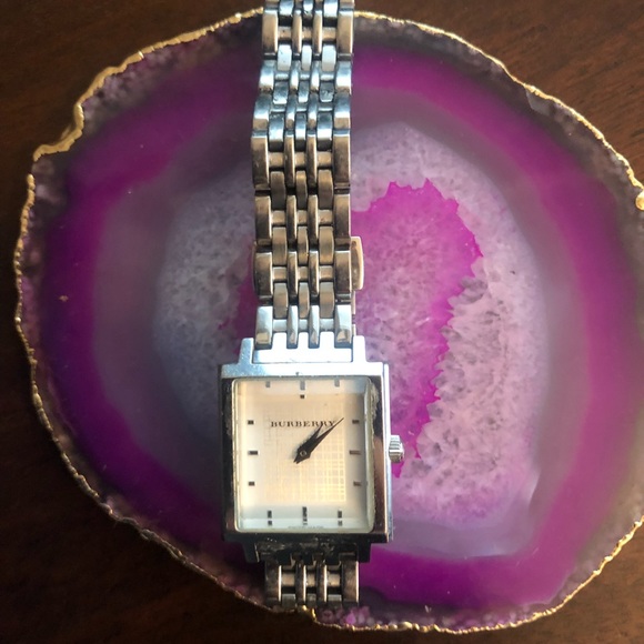 Women’s Burberry Watch - Picture 1 of 5